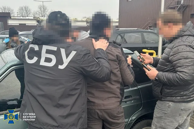 У Черкасах затримали "ділка", який за гроші допомагав ухилянтам