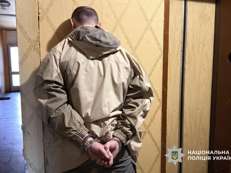 Черкаська поліція затримала молодика, який підпалив банківське відділення