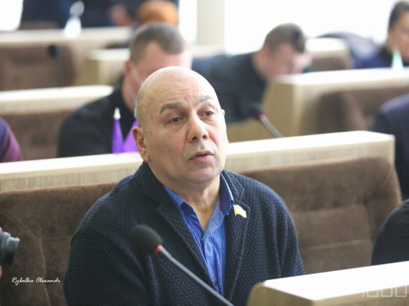 Зарплата більше, ніж у мера Черкас: що задекларував директор КП «Дирекції Парків»