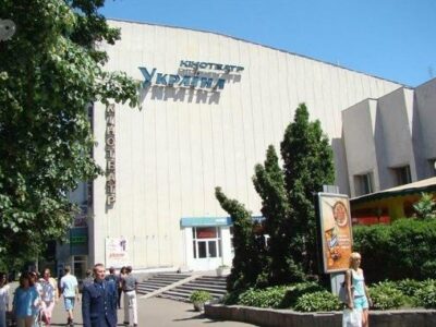 Скільки заробив і чим володіє директор черкаського комунального кінотеатру
