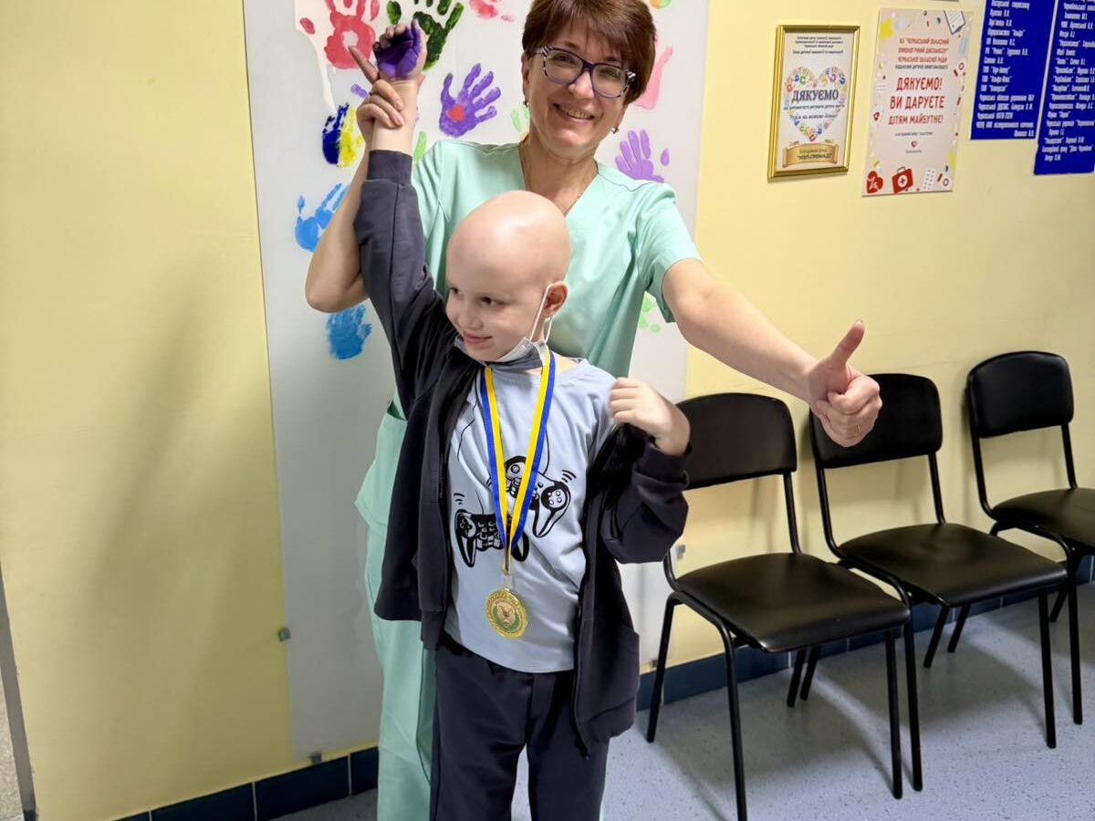 У Черкаському онкоцентрі виписали 9-річного Михайлика