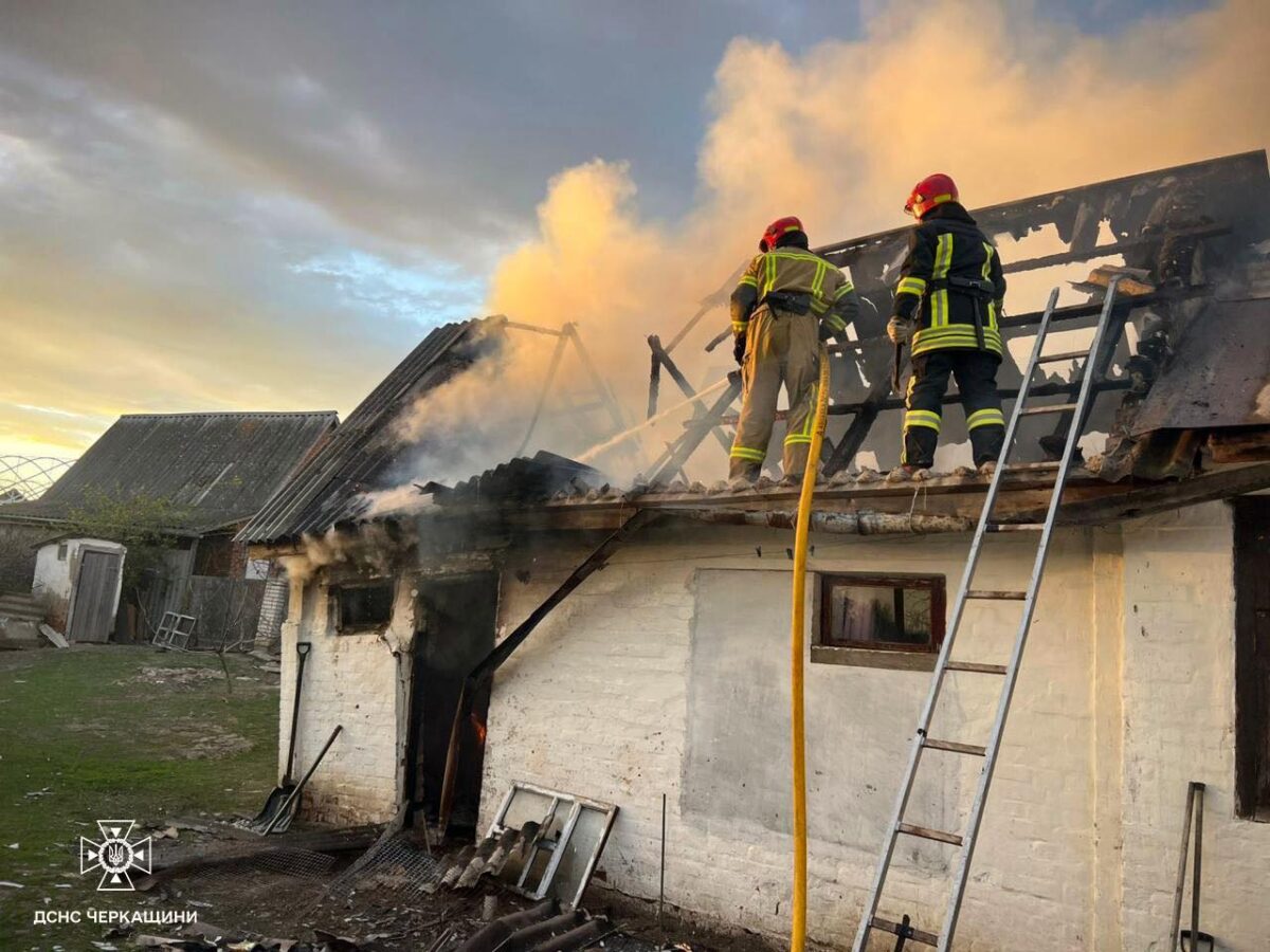 На Уманщині загорілося господарство: загинула птиця