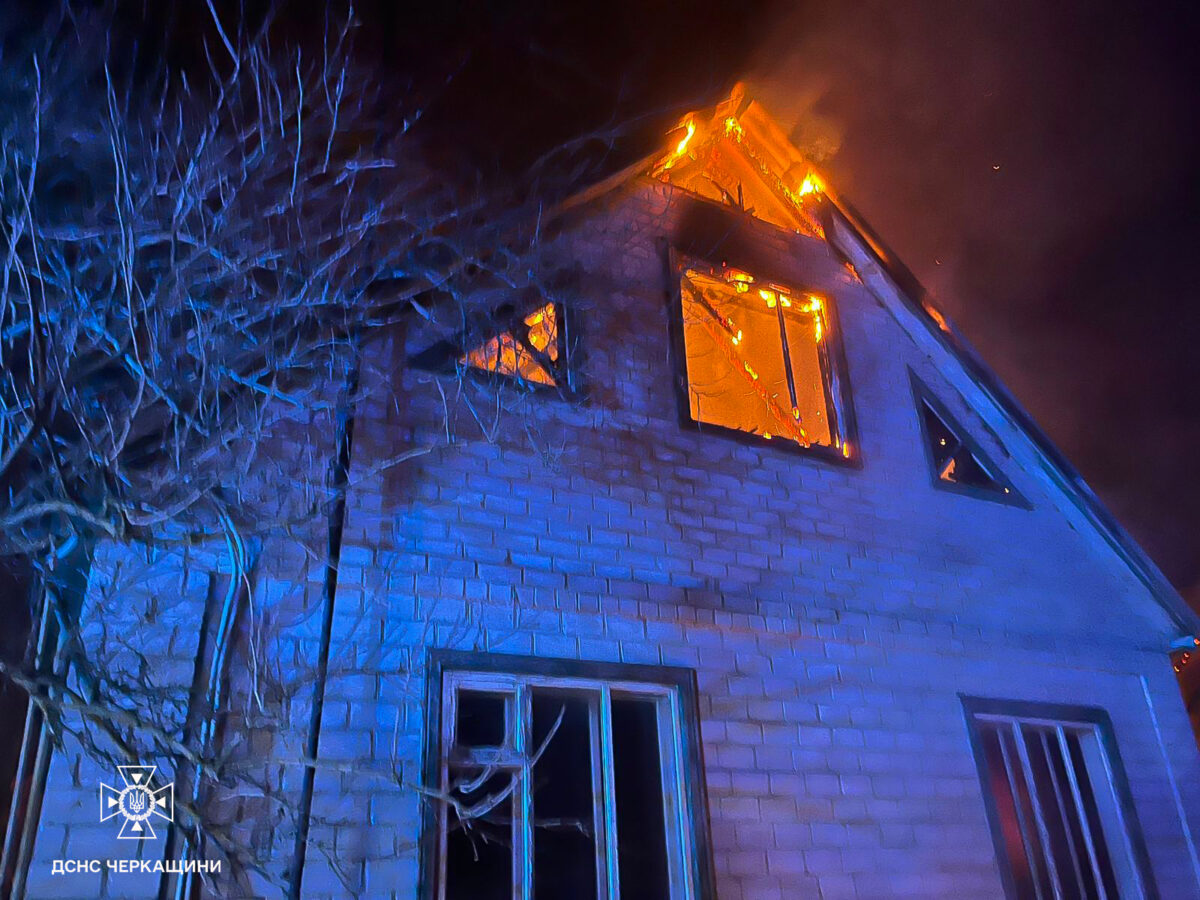 Пожежі на Черкащині шкодять природі та знищують майно