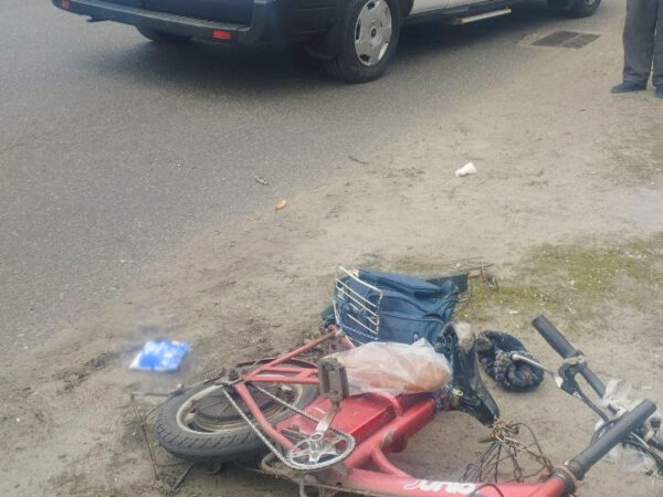 У Черкасах велосипедистка втрапила під колеса вантажівки