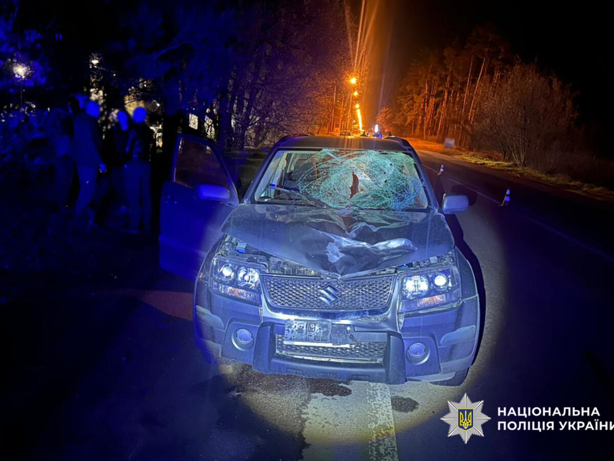 Нічна ДТП у Черкасах: на вулиці Канівській під колесами позашляховика загинув чоловік