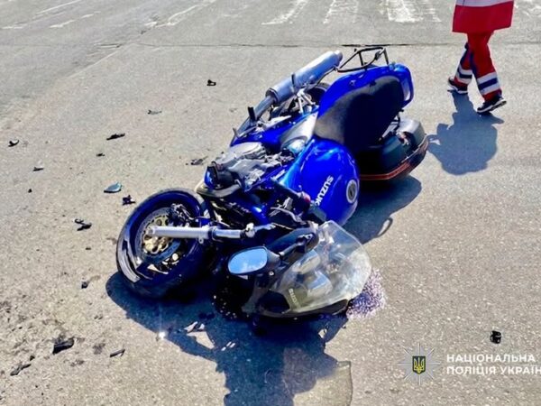У Черкасах у ДТП постраждали водій мотоцикла та малолітня дівчинка