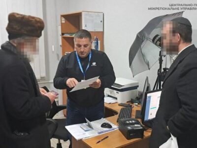 Три паспорти — одна відповідальність: в Умані затримали порушників міграційного режиму