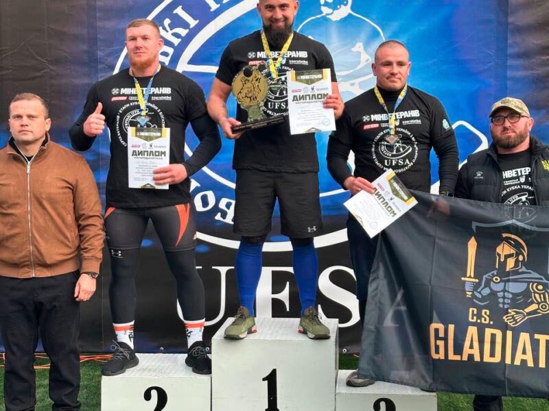 Богатир у погонах: патрульний з Черкас зібрав все «золото» на ветеранських змаганнях