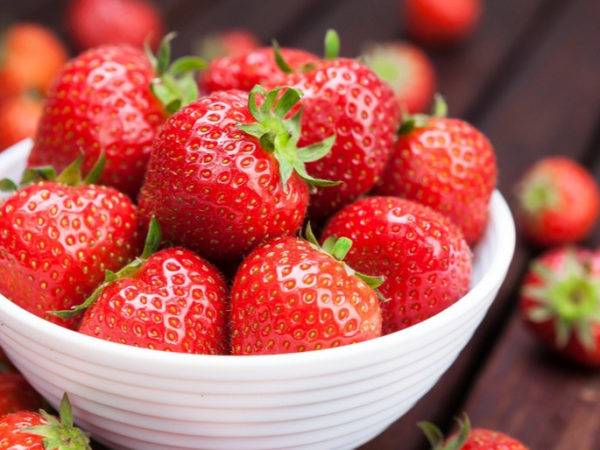 Як отримати полуницю на тиждень раніше: простий метод без хімії