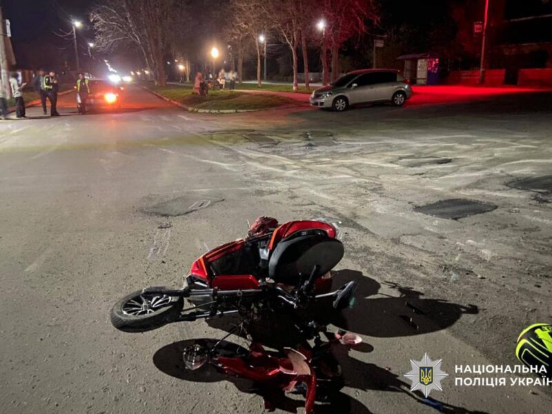 У Христинцівці 12-річна дівчинка на скутері потрапила в ДТП