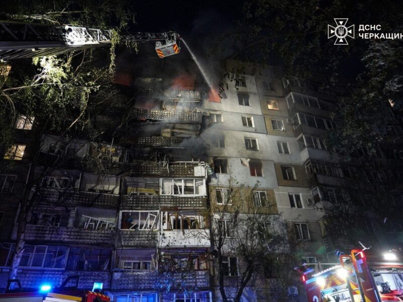 Черкаси: дрон влучив у житловий будинок, 11 потерпілих людей