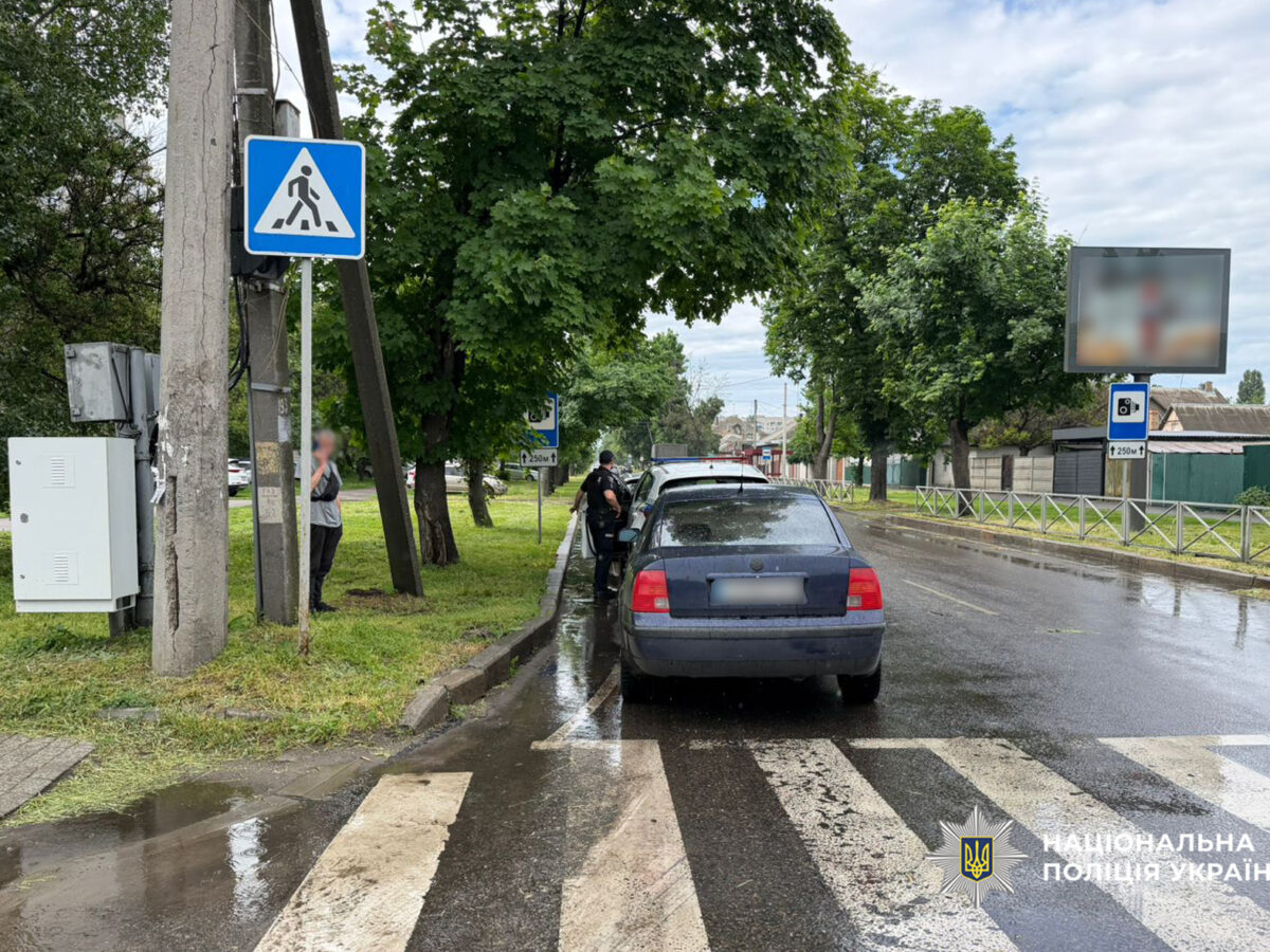 Черкаси: автомобіль збив жінку на “зебрі”