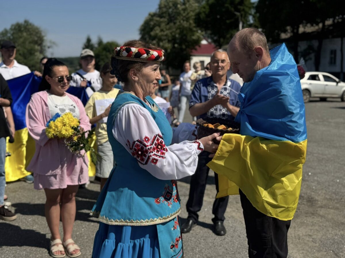 У Городищенській громаді зустріли двох звільнених із полону військових
