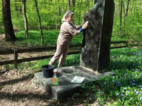 На Звенигородщині впорядкували місце поховання 3000 жертв війни