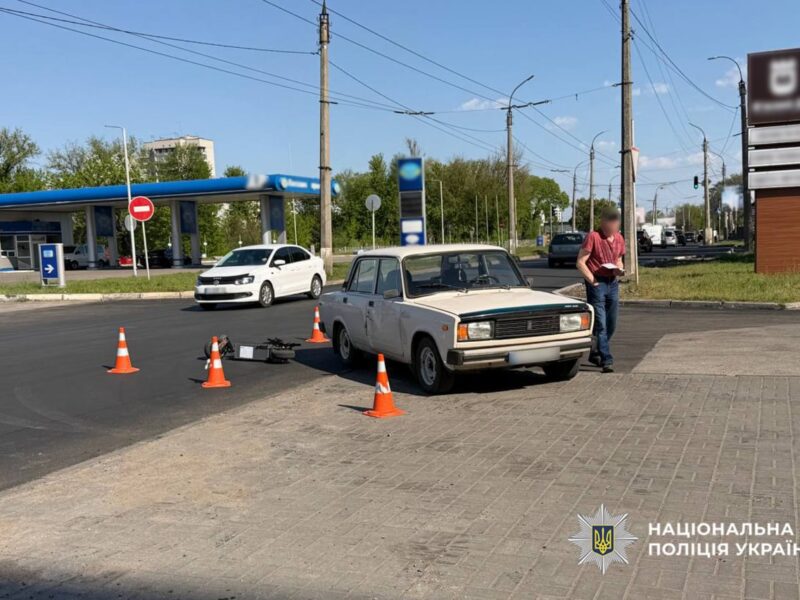 У Черкасах пенсіонер на «ВАЗ» збив підлітка на електросамокаті