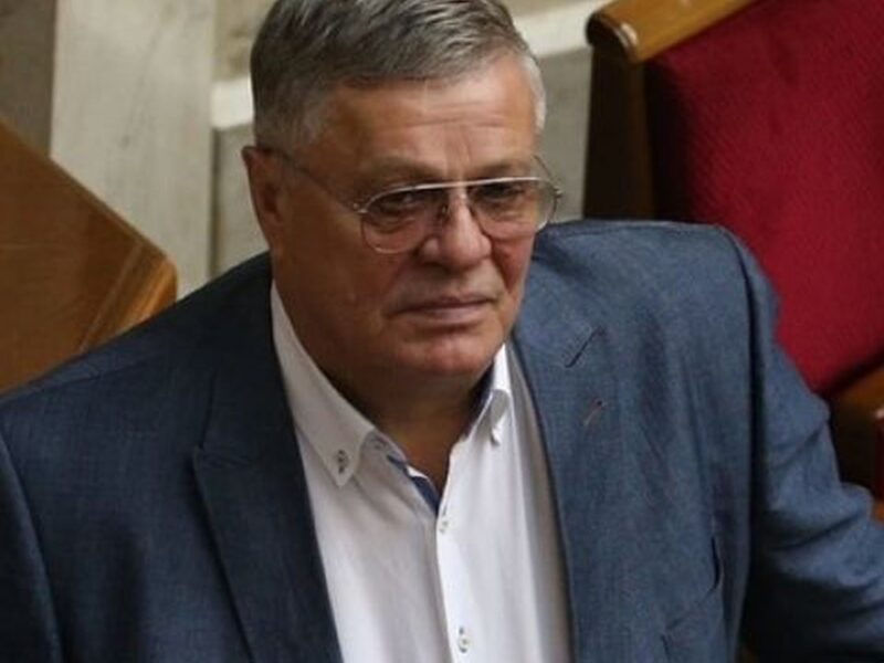 Народний депутат України, який проживає на Черкащині, вимагає від Пенсійного фонду збільшити собі пенсію до 390 тис грн на місяць