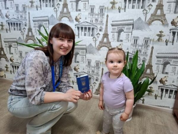 Як однорічна жителька Черкащини отримала свій перший закордонний паспорт