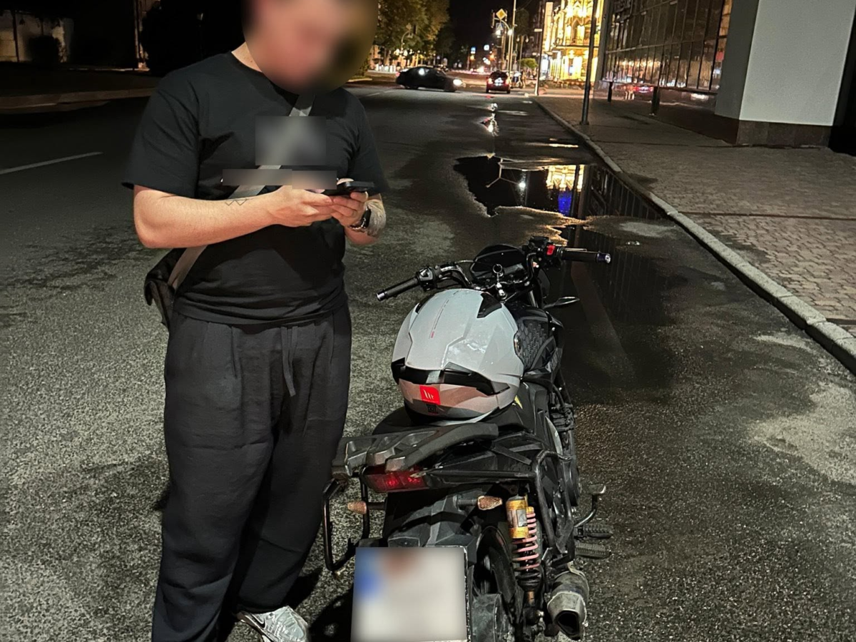 У Черкасах патрульні зупинили неповнолітнього мотоцикліста без посвідчення