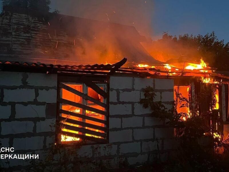 В мережі показали наслідки прильотів на Черкащині під час нічної тривоги