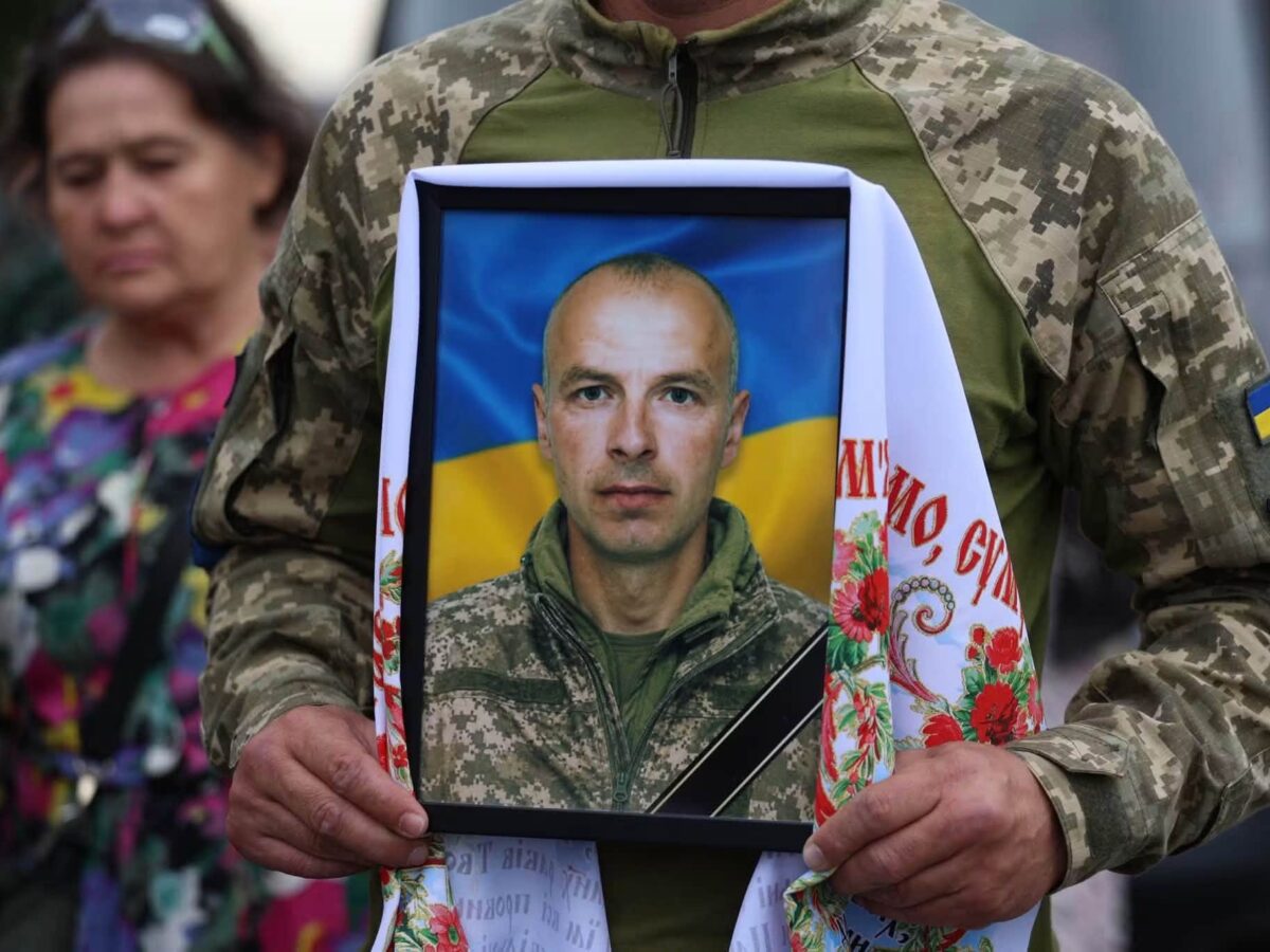 В Умані навіки попрощалися із земляком, який захищав країну