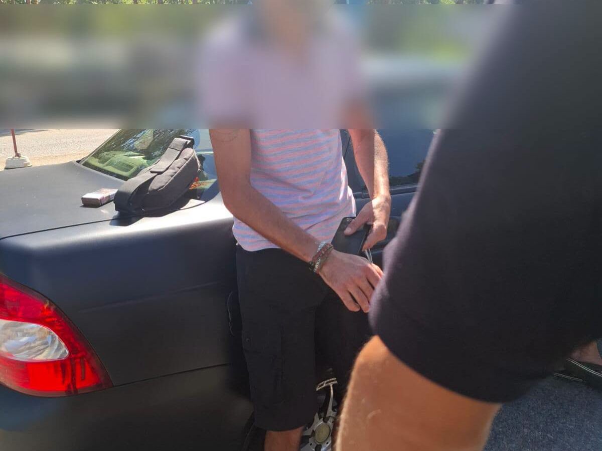 На Черкащині затримали водія з ознаками наркотичного сп’яніння, а пасажира – з підозрілою речовиною