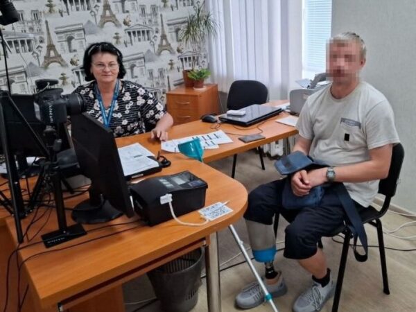 На Черкащині поранені військові за один візит оформили ID-картку та закордонний паспорт