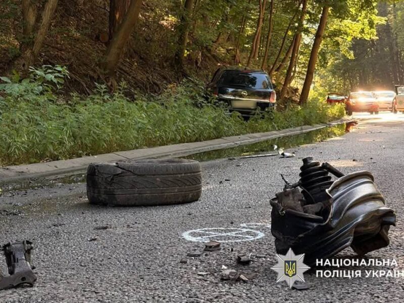 На Черкащині у Будищі зіткнулися два автомобілі та мотоцикл