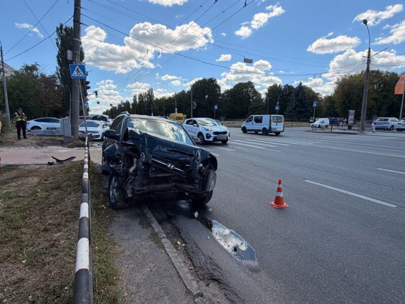 У Черкасах зіткнулися два автомобілі через порушення ПДР