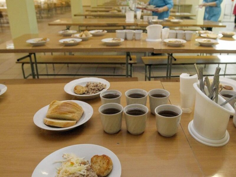 Учнів школи в Канєві планують рачувати за 1,7 млн грн: в меню входять рибні нагетси, котлети по-міланськи, ризотто