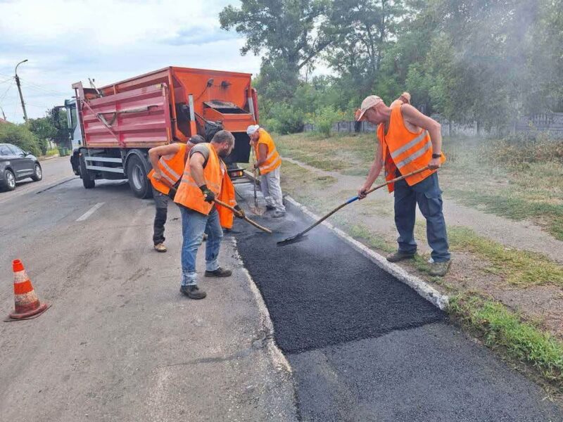 Аварійно-ямковий ремонт провели на вулиці Сагайдачного в Черкасах