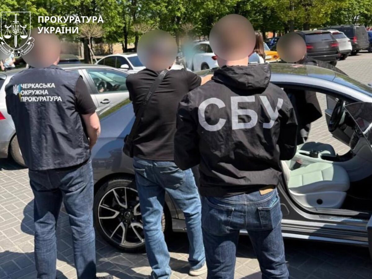 На Черкащині перед судом постане чоловік, який за 16 тисяч доларів обіцяв вплинути на оформлення інвалідності