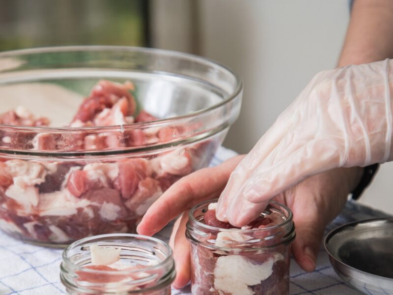Черкащанам нагадали, як продукти можуть спричинити ботулізм