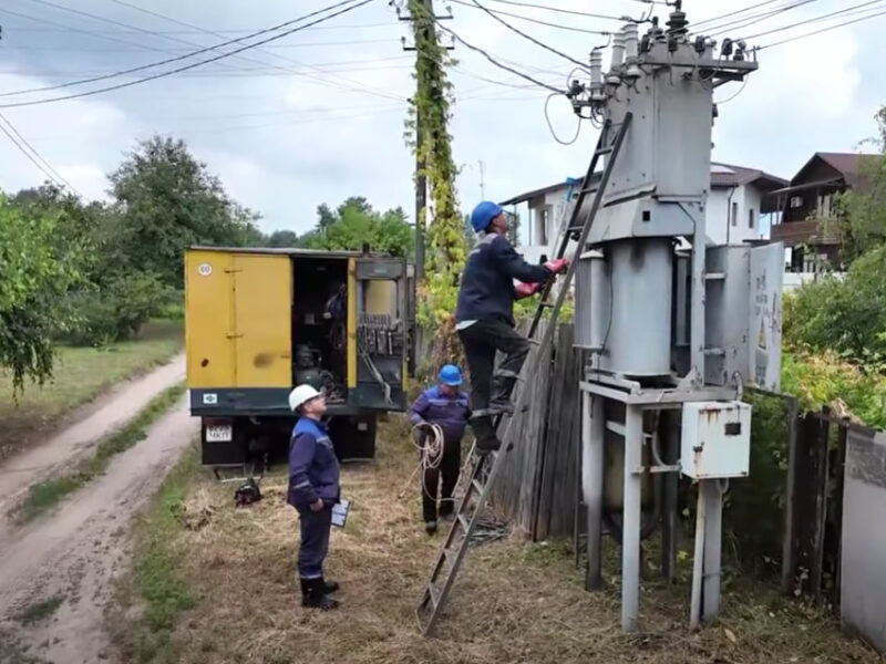 У Черкаському районі ремонтують трансформаторні підстанції