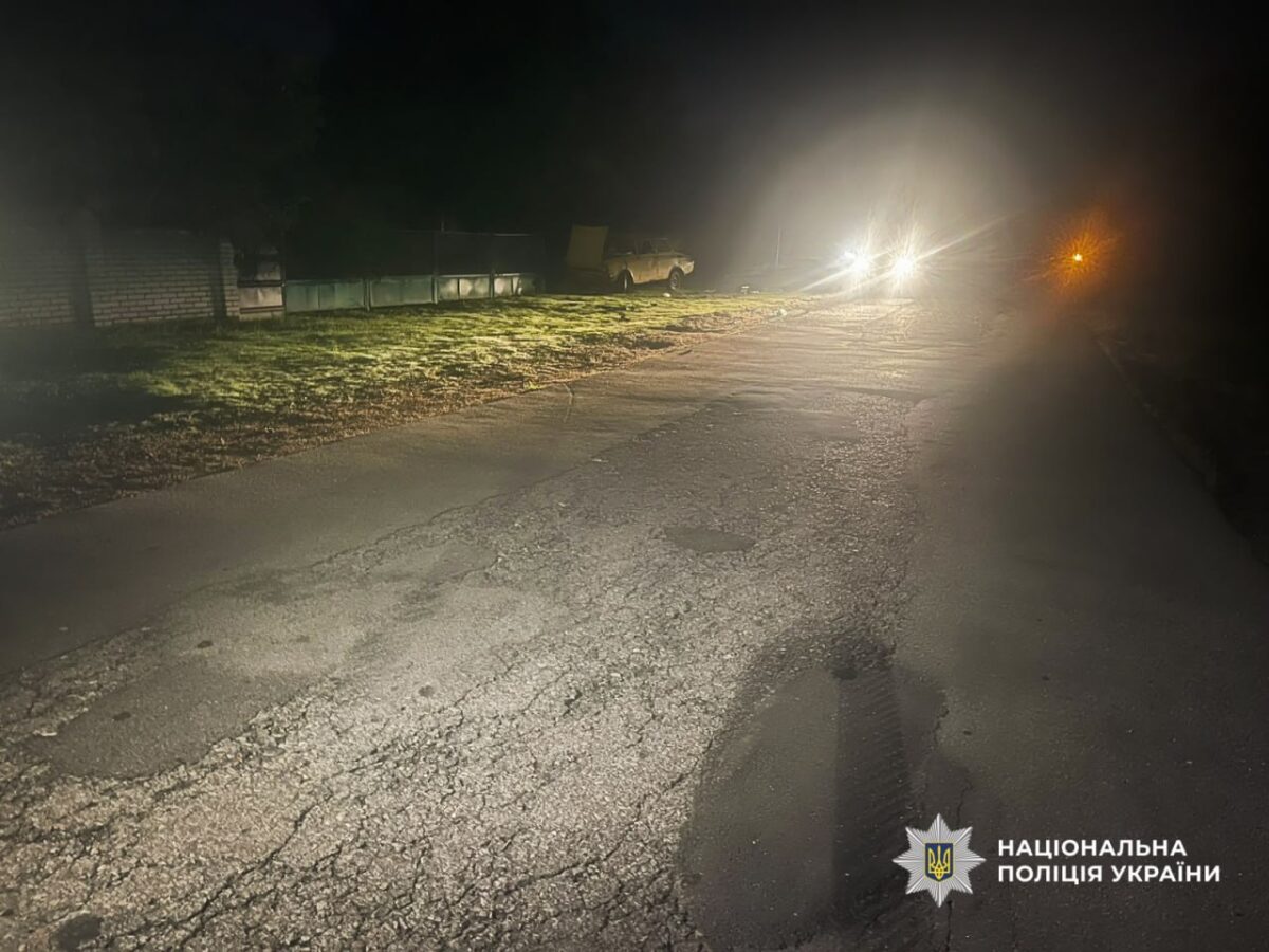 З’їхав з дороги і перекинувся: на лівобережній Черкащині травмувався водій
