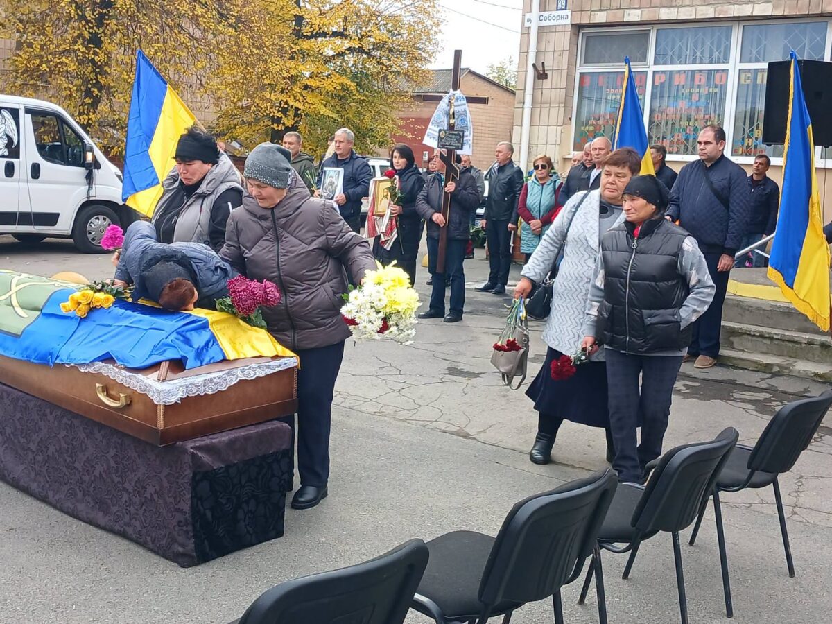Тальнівщина прощається із захисником, який поліг на Запоріжжі