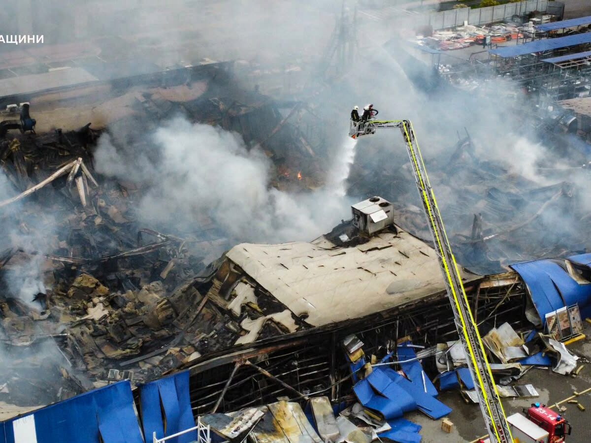 Надзвичайники показали кадри з ліквідації наслідків прильоту в Умані