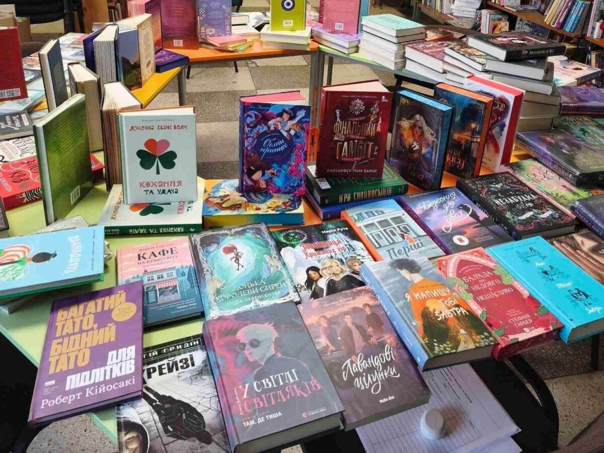 У Чигирині бібліотека отримала нових книжок на 65 тис. грн