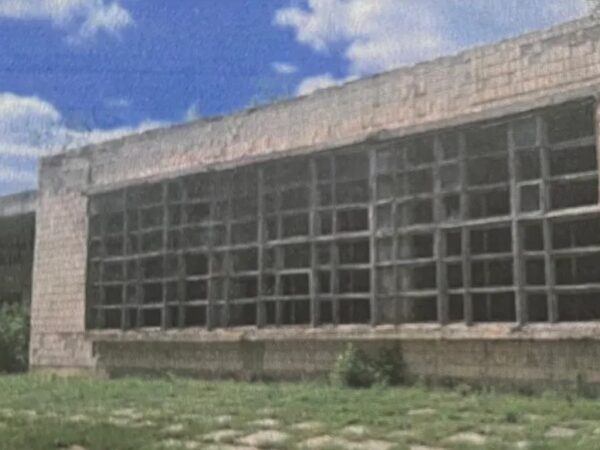 Під Каневом продають аварійний будинок культури: переможець забирає будівельні матеріали